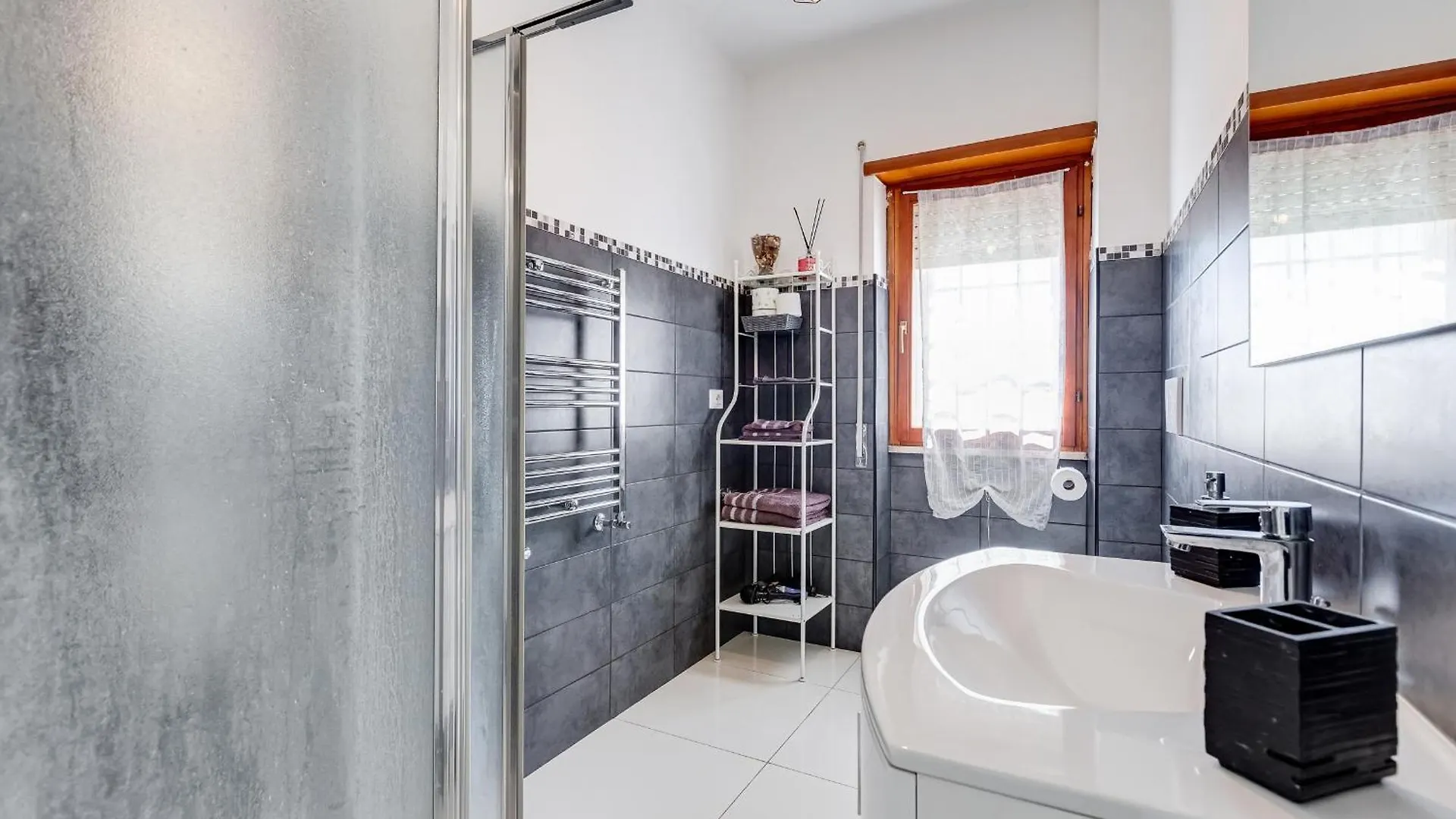 Casa Diamante Appartamento تْشامبينو شقة