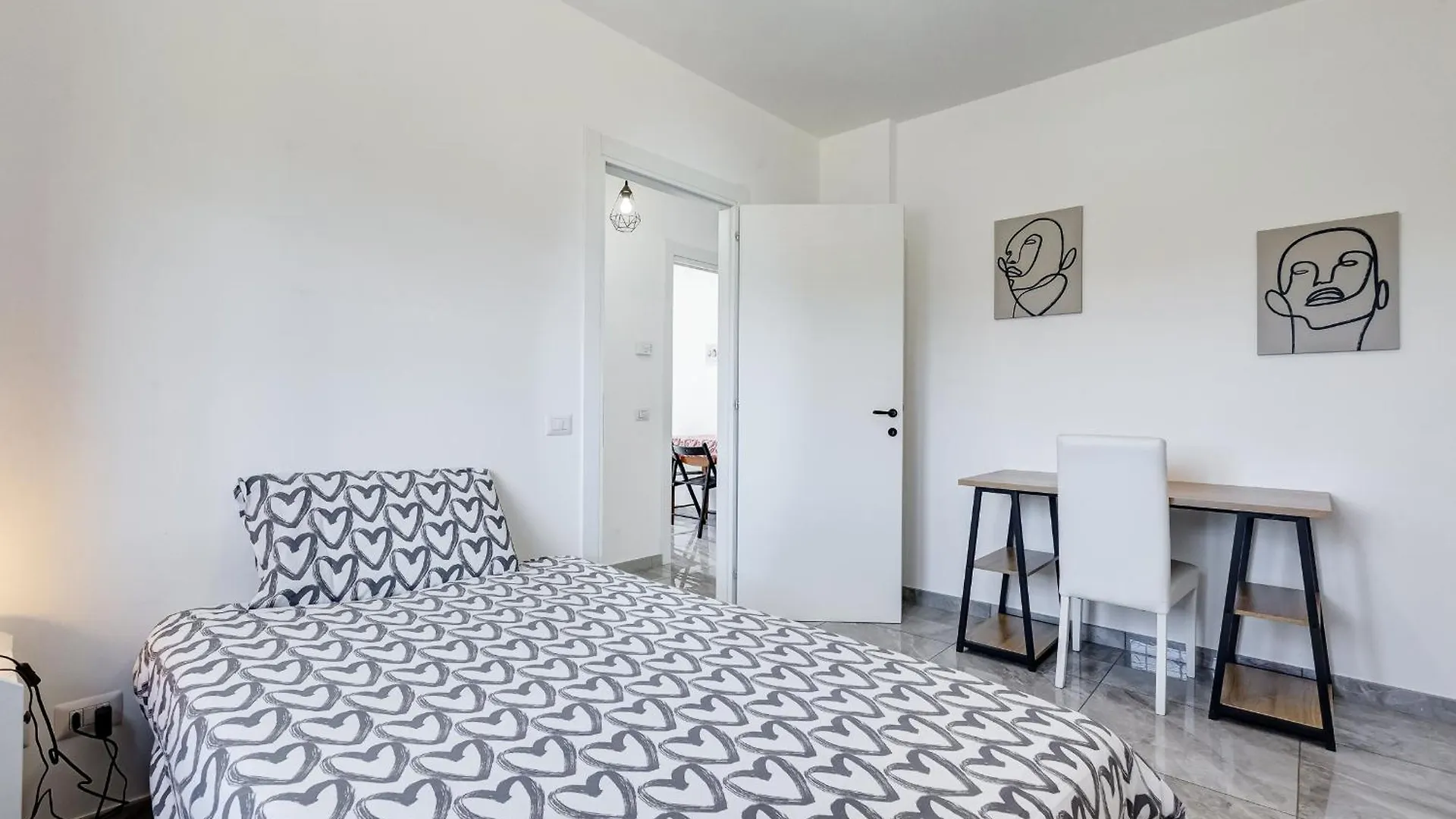 Casa Diamante Appartamento تْشامبينو 0*,  إيطاليا