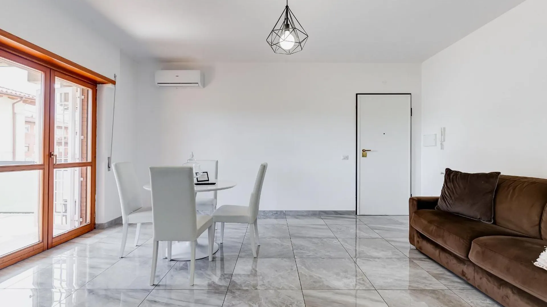 شقة Casa Diamante Appartamento تْشامبينو