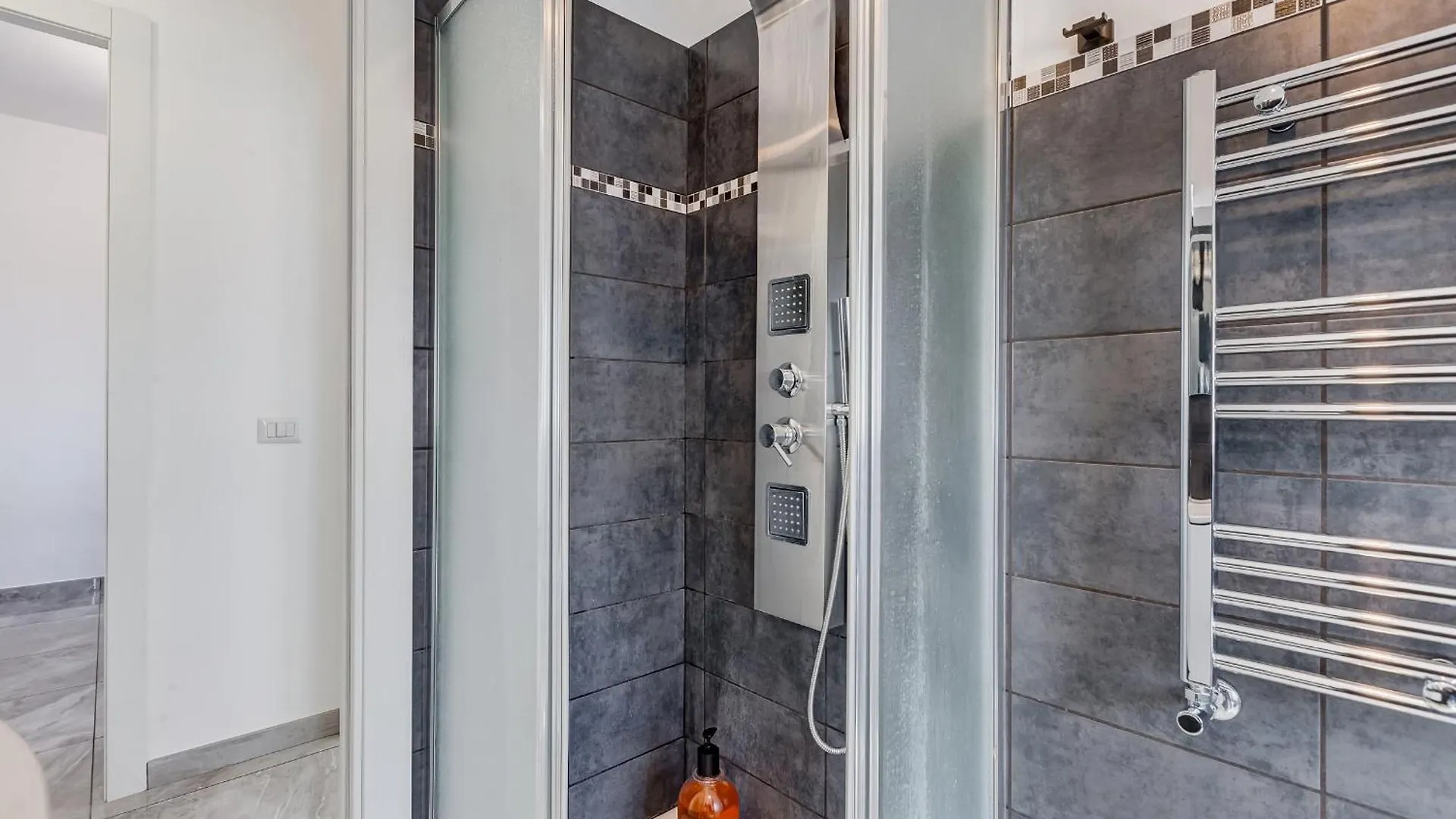شقة Casa Diamante Appartamento تْشامبينو